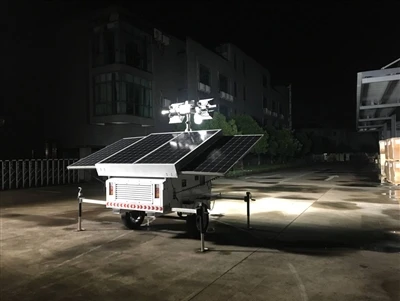 Tour d'éclairage solaire sur chantier de construction